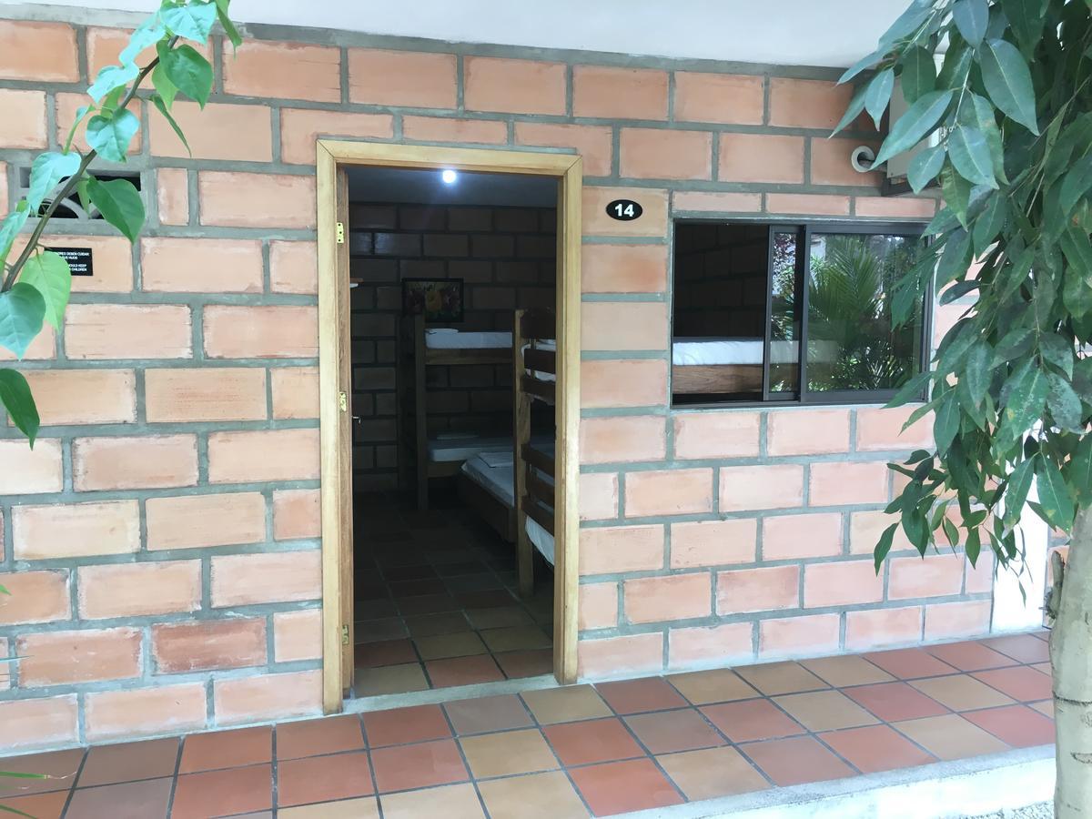 Hotel Pizzeria Opera Толу Екстер'єр фото