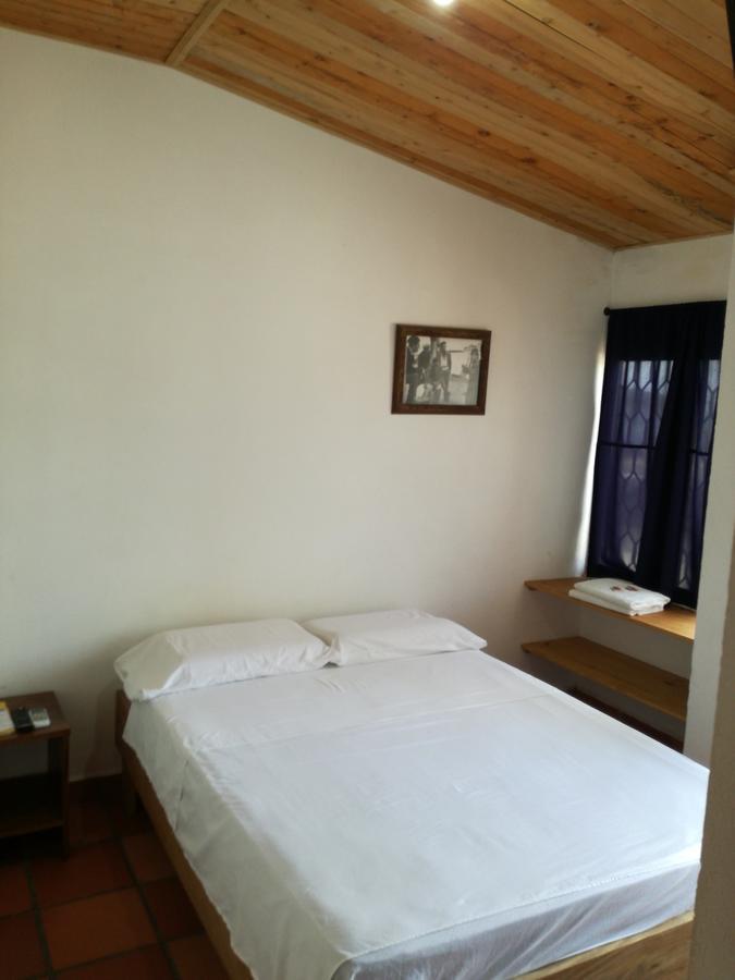 Hotel Pizzeria Opera Толу Екстер'єр фото