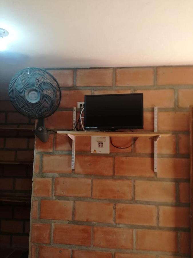 Hotel Pizzeria Opera Толу Екстер'єр фото